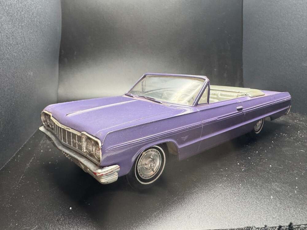 1964 Chevy Chevrolet Impala Super Sport Convertible Model Car Purple 1:25 PROMO